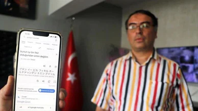 45 Yaşındaki Enis Öğretmen Tam 44 Dil Biliyor