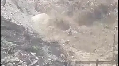 Diyarbakır Kulp'ta Sel Nedeniyle 5 Okulda Eğitime Orta Verildi