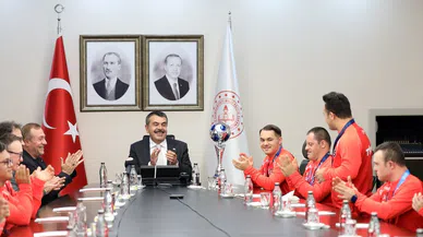 Ulusal Eğitim Bakanı Yusuf Tekin, Down Sendromlu Futsal Ulusal Ekibini Kabul Etti