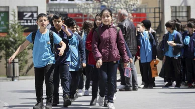 Ara Tatil Ne Zaman Bitecek? Okullar Ne Zaman Açılacak? (2023-2024 MEB Ara Tatil Takvimi)