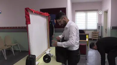 Doktoralı Meddah Gittiği Köylerde Dinlediği Hikayeleri Derliyor