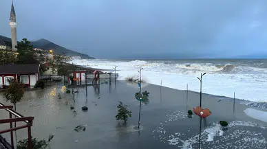 Güncelleme 2 - Karadeniz'de Fırtına Dev Dalgalar Oluşturdu