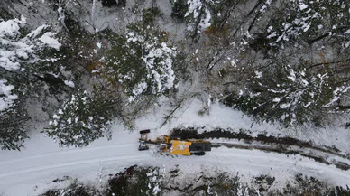 Kastamonu'da Ekiplerin Kapalı Köy Yollarını Açmak İçin Mesaisi Sürüyor