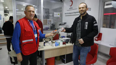 Samsun'da Türk Kızılaya Kan Bağışı Yapanlara Kitap Hediye Edildi
