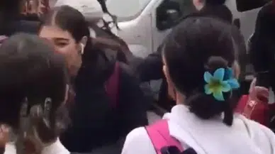 5 Öğrenci, 1 Öğrenciyi Dövdü