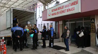 Adana’da Polis, Gereksinim Sahibi Ailelerine Bebek Bezi Dağıttı