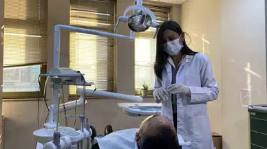 Ağız ve Diş Sıhhatine Dikkat: “Protezini Çamaşır Suyunda Bekletenler Var”