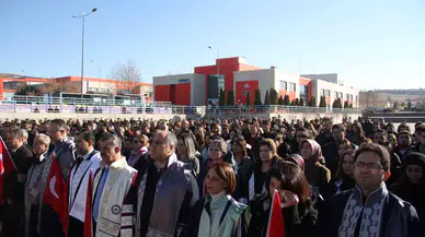 Akademisyenler ve Üniversite Öğrencileri Şehitler İçin Toplandı, Terörü Lanetledi