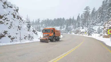 Antalya-Konya Karayolunda Kar Kalınlığı 25 Santime Ulaştı