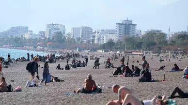 Antalya’da Dünyaca Ünlü Kıyıda Yılın Son Yoğunluğu