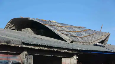 Ardahan’da Fırtına Çatıları Uçurdu