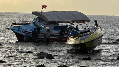 Barınaktaki Balıkçı Teknesini İpini Çözüp Çalmaya Çalıştılar Tekne Karaya Oturunca Kaçtılar