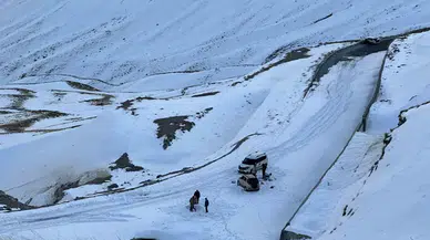 Beyaz Gelinliğini Giyen Nemrut’ta Kış Hoşluğu