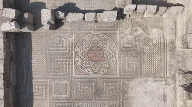 Bin 700 Yıllık Mozaiklerde Üç Boyutlu Desenler