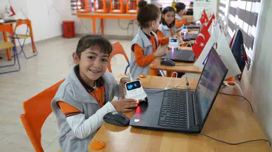 Bu İlçedeki Çocukların Yarısı Robotik Kodlama ve Yazılım Öğrendi....