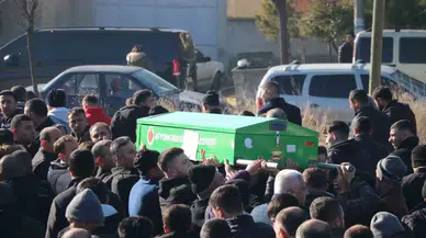 Damadın Yaptığı Katliamda Ölen 4 Kişi Toprağa Verildi