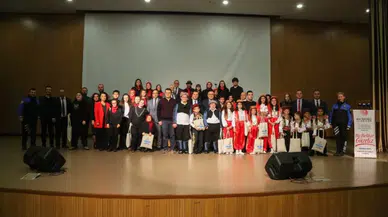 Engelli Korosu ve Engelliler Folklor Gösterisi İzleyenleri Büyüledi