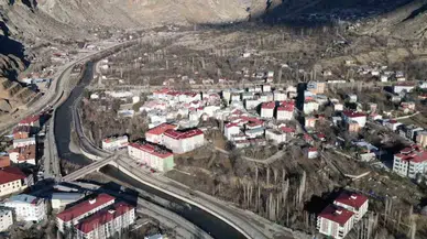 Erzurum’da Kış, Uzundere’de Sonbahar Esintisi Yaşanıyor