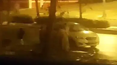 Esenyurt’ta Bayanı, Çocuklarının Yanında Tekme Tokat Darp Etti