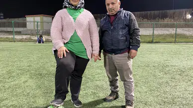 Futbola Bayan Eli Değdi