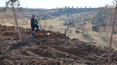 Gölbaşı Belediyesi, Park ve Bahçelerde Peyzaj Çalışmasını Sürdürüyor