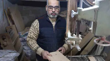 Hatay’da 40 Yıldır Tahtaya Hal Vererek Geçimini Sağlıyor
