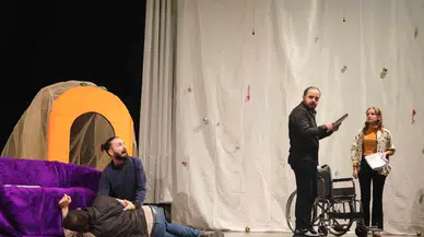 ‘İkinin İkisi’ Oyunu Seyirciyle Buluşmak İçin Gün Sayıyor