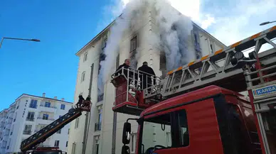 Kars’ta 5 Katlı Binada Doğal Gaz Patlaması: 1’i Ağır 3 Yaralı