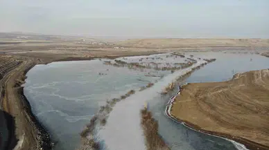 Kars’ta Soğuktan Baraj Gölü Dondu