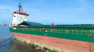 Kastamonu’da Karaya Oturan Gemideki 50 Ton Yakıt Tahliye Ediliyor