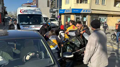 Kentin Göbeğinde Korkutan Kaza: Yaralının Yakını Olay Yerinde Kötülük Geçirdi