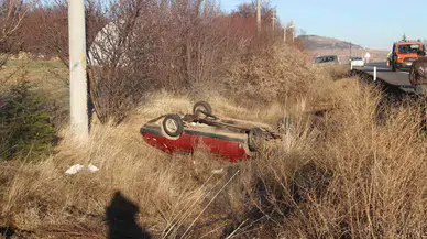 Köpeğe Çarpan Araba Takla Attı: 4 Yaralı