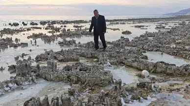 Kuraklık Van Gölü Kıyısını Mikrobiyalit Tarlasına Dönüştürdü