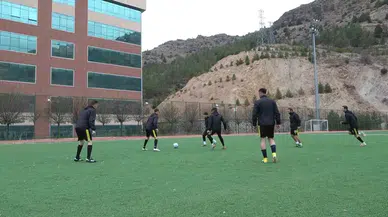 Mahalle Grubu Arkadaşları Hayallerini Gerçekleştirdi, Kendi Futbol Kulüplerini Kurdu