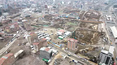 Malatya Çarşı Projesi’nde İş Makineleri Aralıksız Çalışıyor