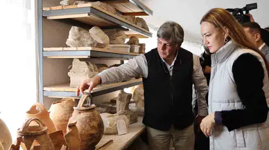 Metropolis Antik Kenti’nde Çok Sayıda Eser Ortaya Çıkarıldı