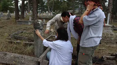 Okunamayan Mezar Taşlarında Geçmişin İzleri Aranıyor