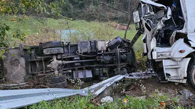 Sarıyer’de Freni Patlayan Tırla Çöp Arabası Çarpıştı: 1 Meyyit, 3 Yaralı