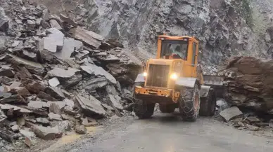 Şırnak-Beytüşşebap Yolunda Heyelan