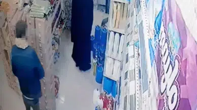 Sultangazi’de Markete Giren Hırsız, Çaldığı Eserleri Göğsüne Sakladı: O Anlar Kamerada