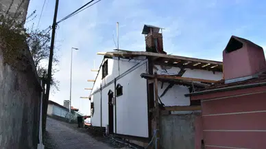 Tarihi Konağın Yenileme Çalışmaları Devam Ediyor
