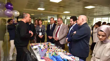 Toplum Ruh Sıhhati Merkezi Danışanları, Yapıtlarını Yıl Sonu Standında Görücüye Çıkarttı