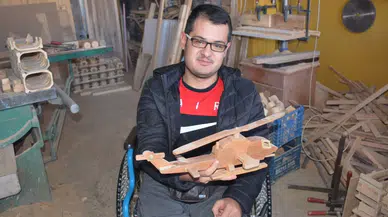 Vaktini Geçirdiği Atölyede Ekolojik Ahşap Oyuncak Yaparak Toplumsal Hayata Adapte Oluyor