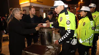 Vali Çelik Yılbaşı Gecesi Çalışan Kamu Görevlilerini Ziyaret Etti