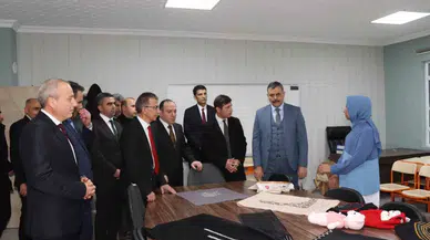 Vali Çiftçi, Karnavas Bezine Hayran Kaldı