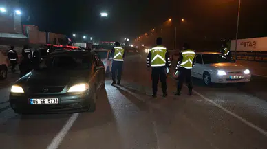 43  İlin Geçiş Noktasında "Yılbaşı" Kontrolü