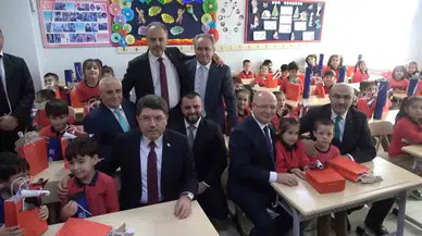 Adalet Bakanı Yılmaz Tunç, Bursa’da Karne Dağıttı