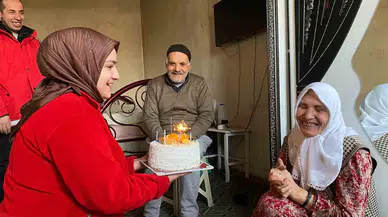 Ağrı’da Kızılay’dan 65 Yaşındaki Bayana Doğum Günü Sürprizi