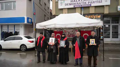 Aileler Evlat Nöbetine Soğuk Havaya Karşın Devam Etti
