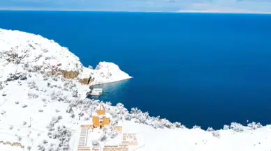 Akdamar Adası Beyaz Gelinliğini Giydi